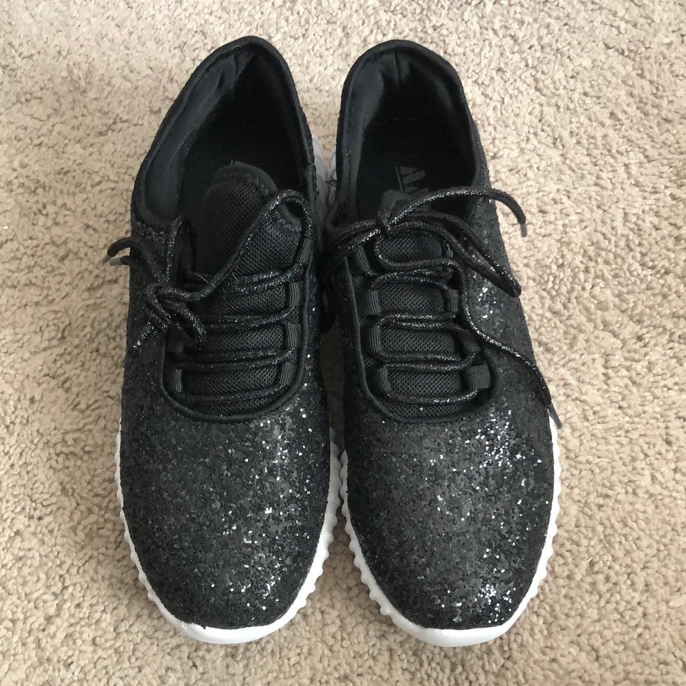 Glitter tennis shoes